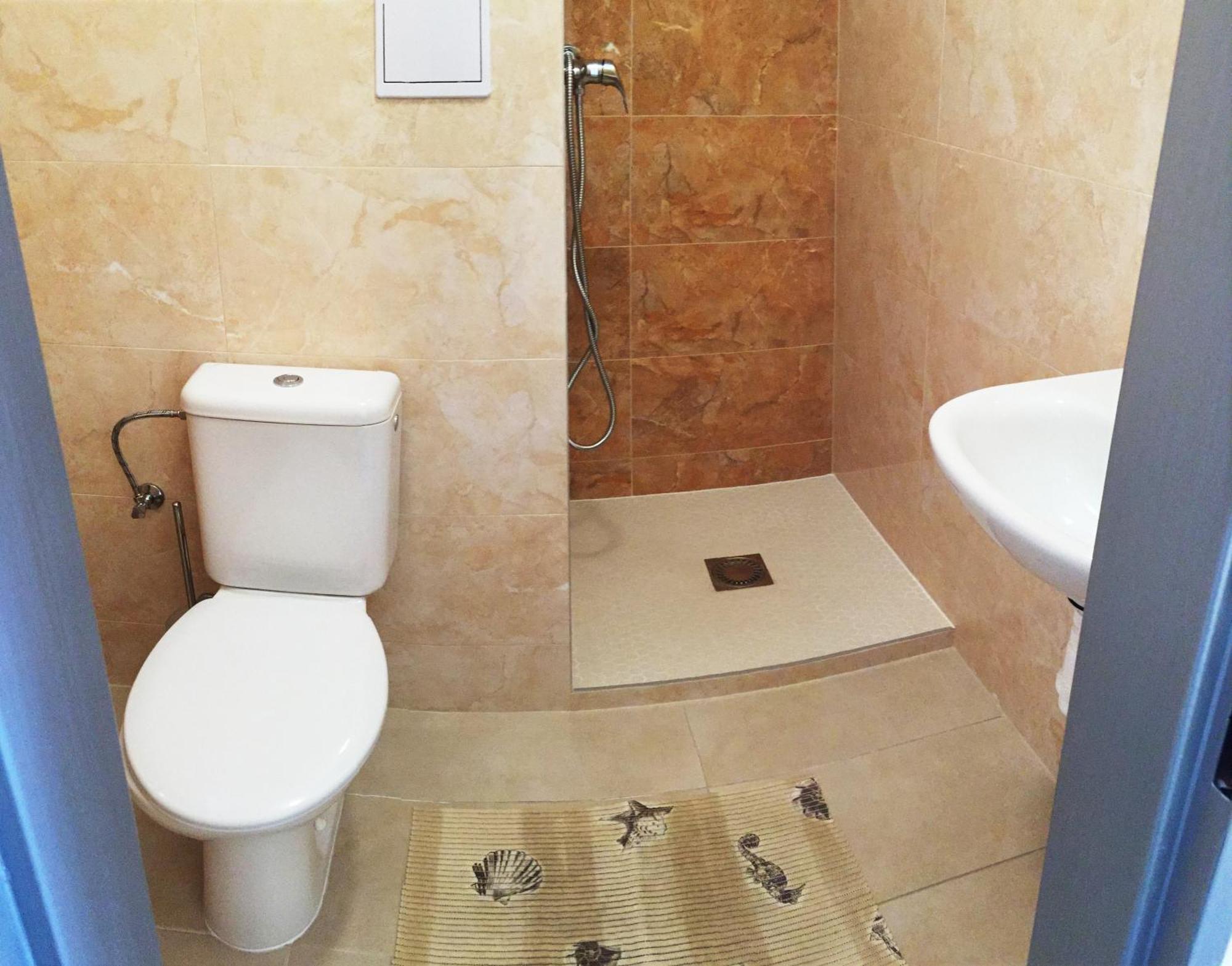 City Hotel B&B, Reception 24 7, 800M Od-From R1, Free Parking Банска-Бистрица Экстерьер фото