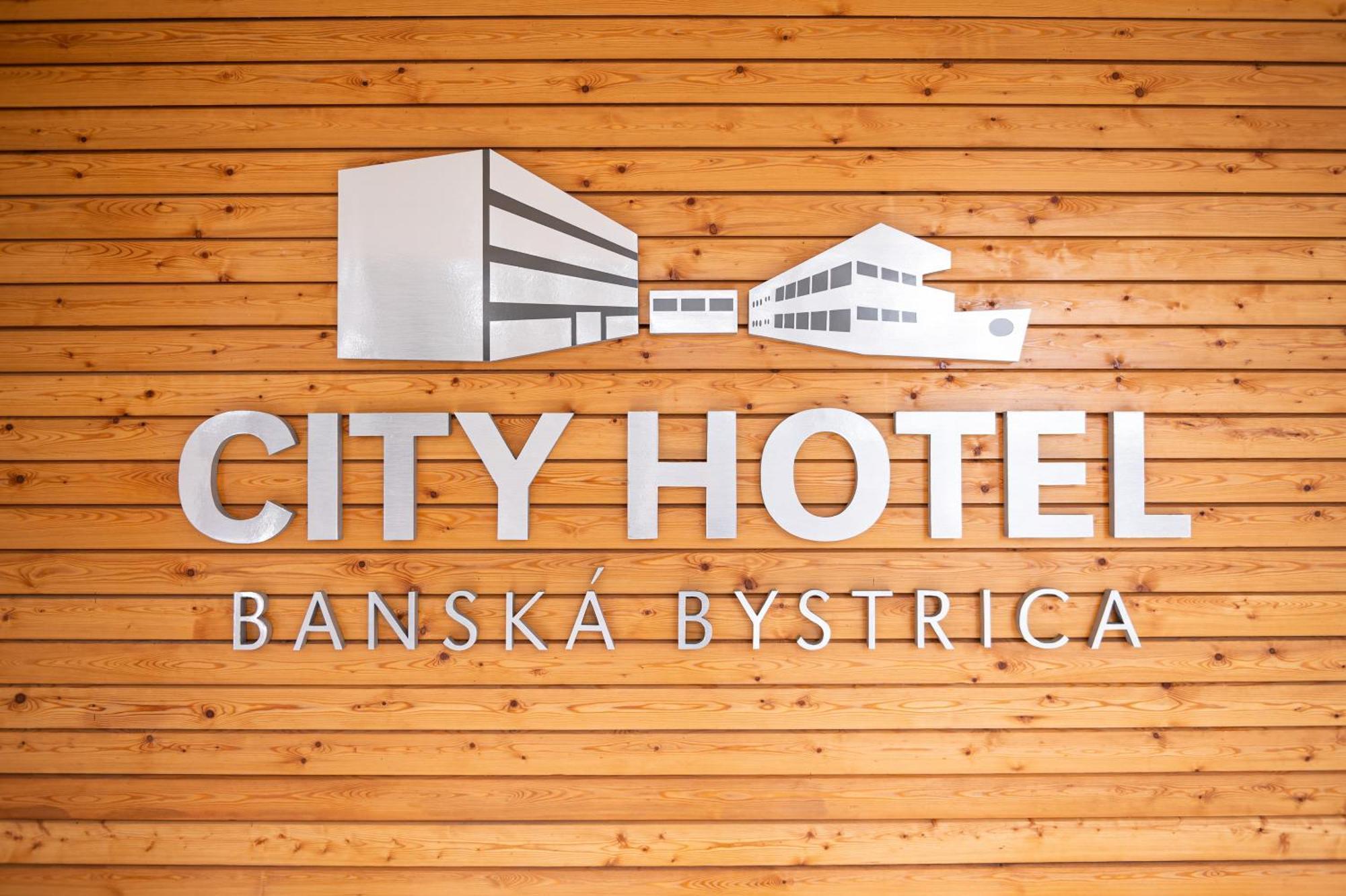 City Hotel B&B, Reception 24 7, 800M Od-From R1, Free Parking Банска-Бистрица Экстерьер фото
