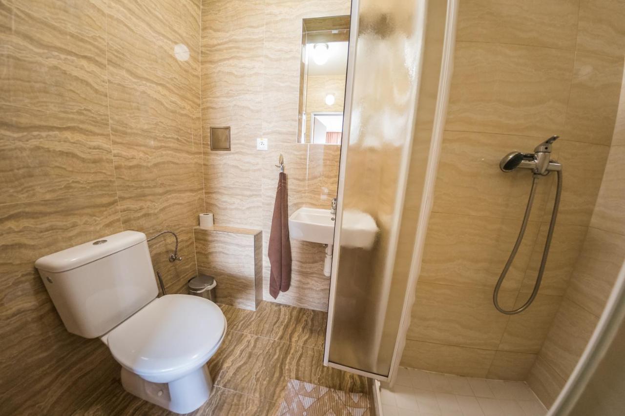 City Hotel B&B, Reception 24 7, 800M Od-From R1, Free Parking Банска-Бистрица Экстерьер фото